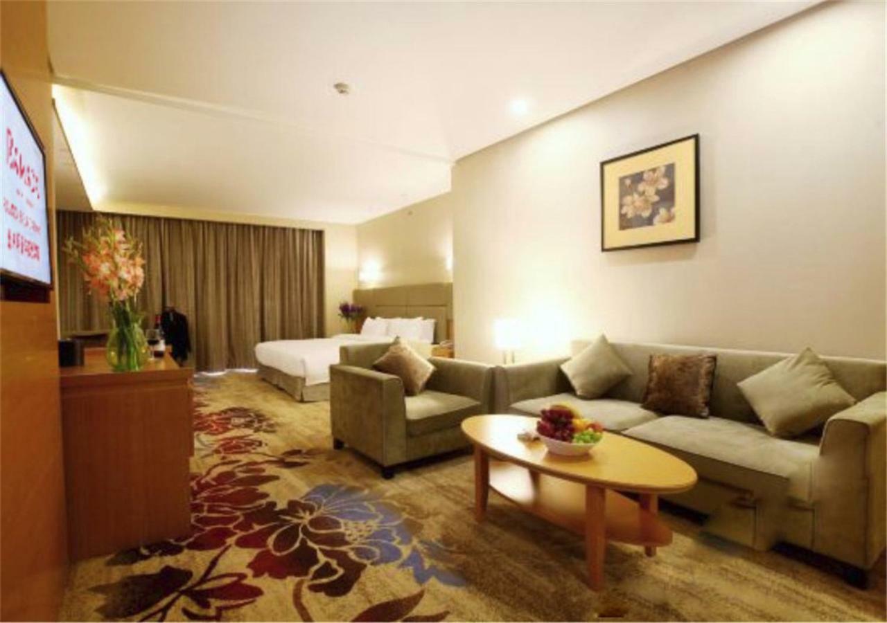 Hotel Ramada By Wyndham Beijing Airport 4*